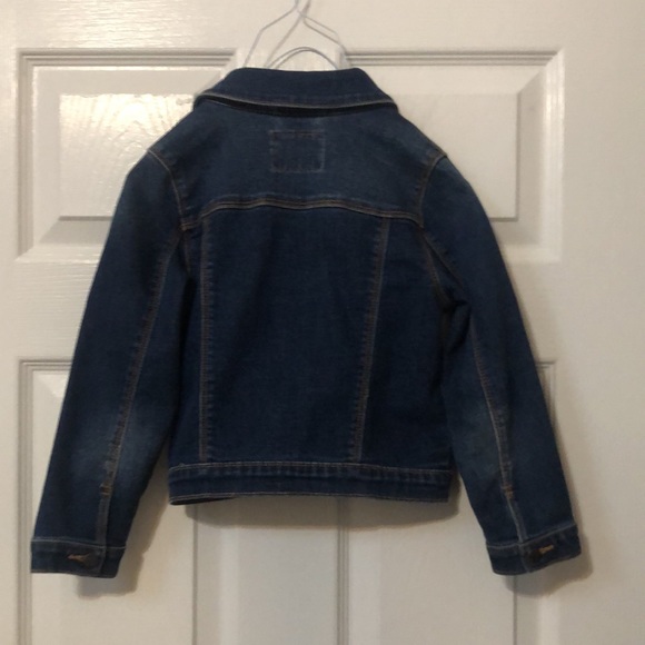 Girls Old Navy denim jean jacket. “Trucker Jacket”. Size 5T Excellent condition. - Picture 2 of 6